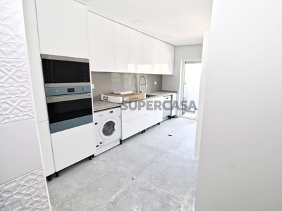 Apartamento T3 à venda na Praceta José Figueiredo da Fonseca