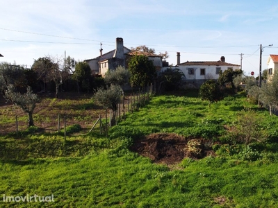 Casa de pedra em aldeia sossegada