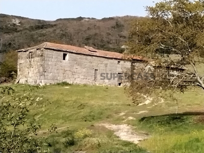 Quintinha T2 Duplex à venda na Rua de Pinhão