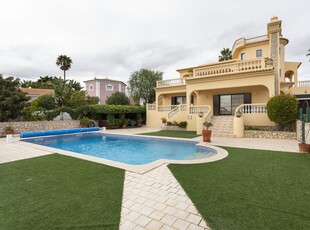 Fantástica Moradia V5 com piscina, para venda, em Carvoeiro, Algarve