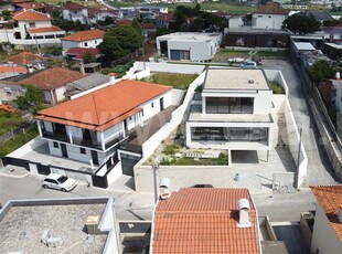 Moradia Isolada T4 / Vila Nova de Famalicão, Brufe