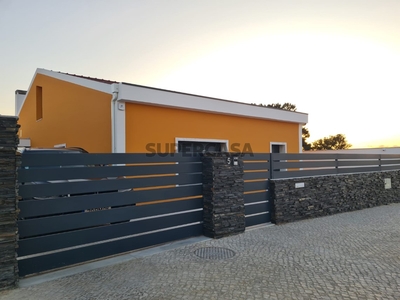 Moradia T4 Duplex à venda em Azeitão (São Lourenço e São Simão)