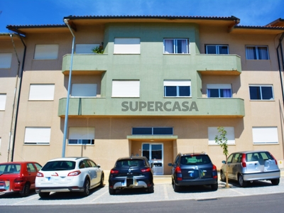 Apartamento T3 à venda na Rua Dr. Flausino Correia