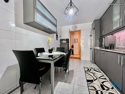 Apartamento T3 em Porto de 174,00 m²