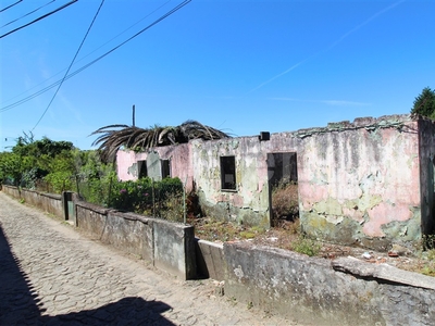 Terreno com ruina / Barcelos, Arcozelo