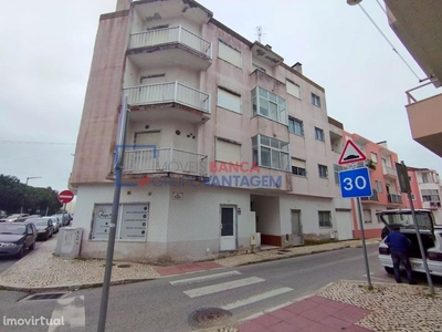 Apartamento T3 com terraço, para venda, perto Parque da Cidade, Porto