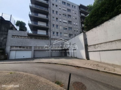 Apartamento T2 c/ lugar de garagem - Bonfim, Porto