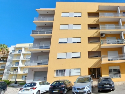 Apartamento T3 com 117m2 com lugar de estacionamento no Barreiro.