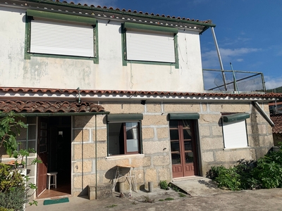 Casa pronta a habitar em São João de Rei, Póvoa de Lanhoso com terreno: