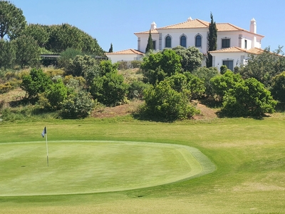 Exclusiva e luxuosa moradia T5 num dos mais prestigiados campos de golf da Europa