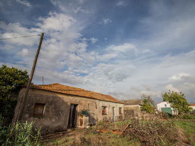 Moradia antiga para reabilitar, em terreno com 1320m2, no Casal Novo - Quiaios - Figueira da Foz