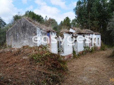 Moradia Isolada em ruínas para reconstruir perto de Ferreira do Zêzere