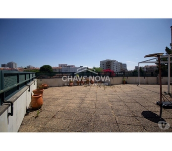 Porto-Apartamento T3 Duplex Boavista (MAI 01933)