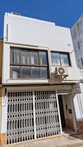Prédio Comercial com viabilidade de conversão para habitação em Portimão