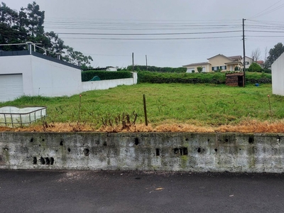 Terreno com licença de construção em zona privilegiada na Fonte do Bastardo-Praia da Vitória-Açores
