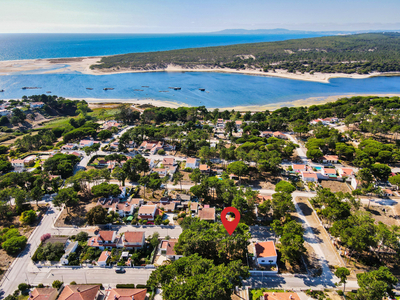 Terreno na Lagoa de Albufeira (Sesimbra), com 298 M2, perto da praia