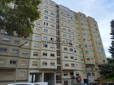 Apartamento T2 à venda na Rua Fernando Pessoa