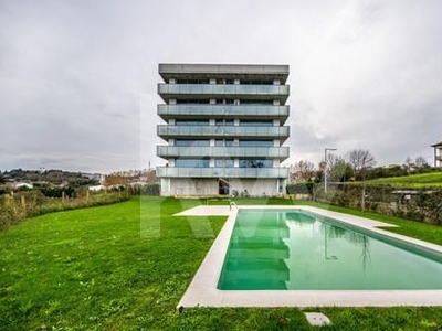 Apartamento T2 moderno e mobiliado no The Hills — Piscina e Jardim — Vila Nova de Gaia — Vista Rio