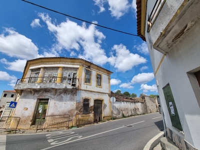 Edifício para comprar em Mouriscas, Portugal