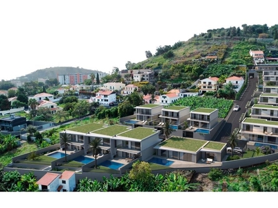 Moradia T3 em urbanização de luxo Funchal
