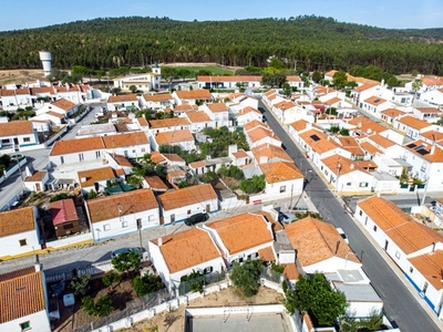Moradia T3 à venda em Aguiar, Viana do Alentejo