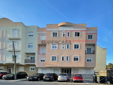 Apartamento T2 para arrendamento na Rua Manuel de Arriaga