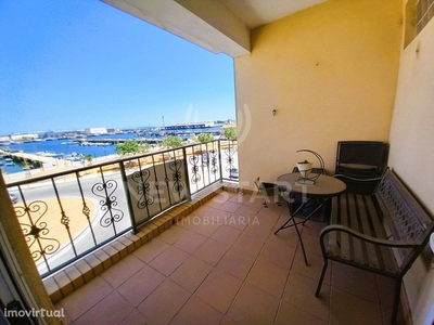 Apartamento T3 com vista mar em Olhão