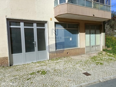 Estacionamento para comprar em Sobralinho, Portugal