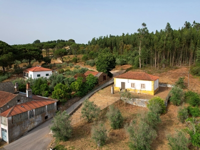 Moradia independente em aldeia, Tomar, Portugal