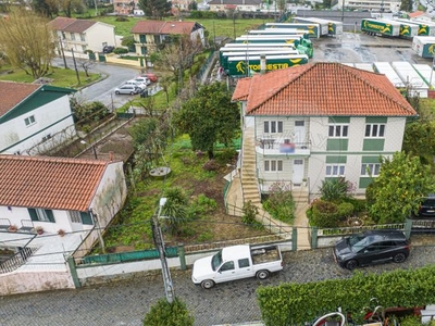 Moradia T6 à venda em Nogueira, Fraião e Lamaçães, Braga