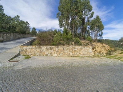 Terreno em Braga de 1958,00 m²