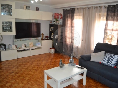 Apartamento T4 à venda em Oliveira de Azeméis, Santiago de Riba-Ul, Ul, Macinhata da Seixa e Madail, Oliveira de Azeméis
