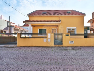Moradia T6 à venda em Porto Salvo, Oeiras