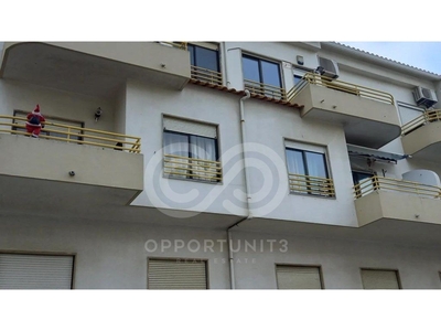 Apartamento T3, com 2 pisos, localizado na Costa da Capar...