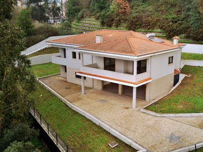 Casa / Villa T4 em Valongo de 490 m²