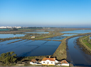 Terreno com 90,6ha, junto ao Rio Tejo, adequado à aquicultura, em Alcochete