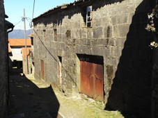 Moradia em pedra na zona Gerês aldeia reconhecida como aldeia de Portugal