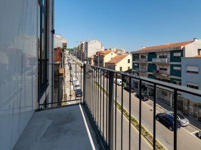 Apartamento T2 à venda na Rua de Pinto Bessa