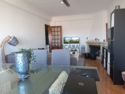 Apartamento T3 à venda na Rua António Feijó, Massamá e Monte Abraão