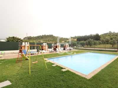 T2 com terraço, garagem em condomínio privado com piscina e churrasqueira privativa em Coimbra