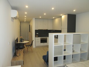 Apartamento T0 centro de Aveiro, mobilado e equipado.