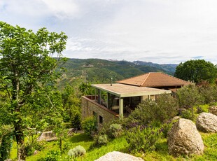Casa de Campo com jardins e vistas serra, para venda, Vieira do Minho