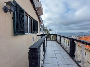Moradia T2 com 75,5 m2 no Monte com vista baia do Funchal