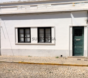 Casa Térrea T3+1 à venda na Rua João de Deus