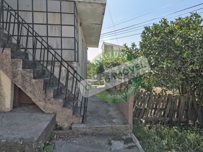 Moradia T6 Duplex à venda na Rua do Campo de Futebol