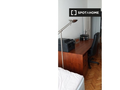 Quarto em apartamento partilhado no Porto