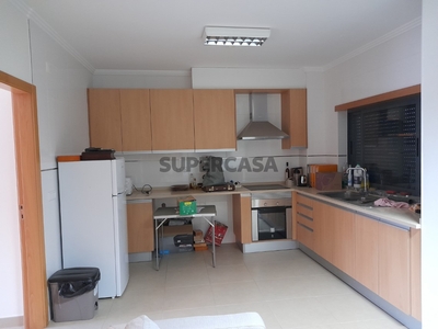 Apartamento T1 à venda na Rua Infante Henrique