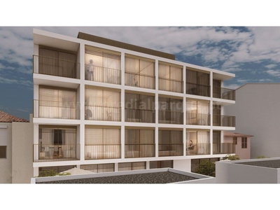 Apartamento T2 Duplex com terraço e varanda, Centro de Le...