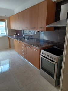 Apartamento T2 para arrendamento na Rua Professor Egas Moniz, Amora (2845-384)