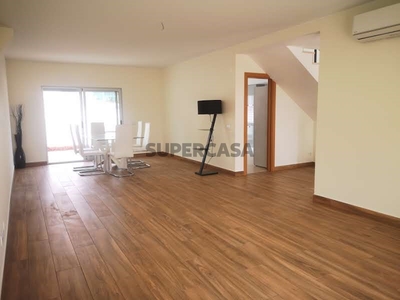 Apartamento T3 Duplex à venda em Sesimbra (Castelo)